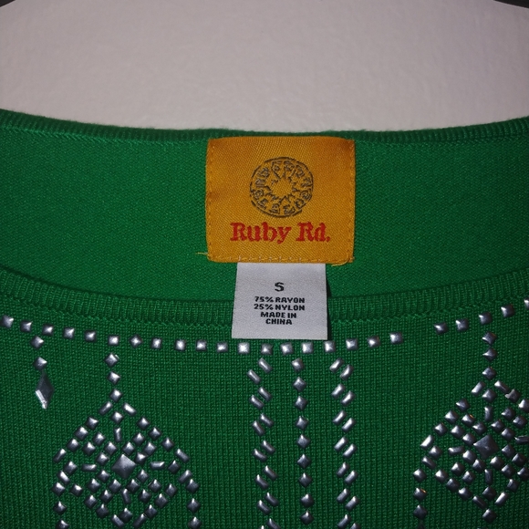 Top - Picture 2 of 3